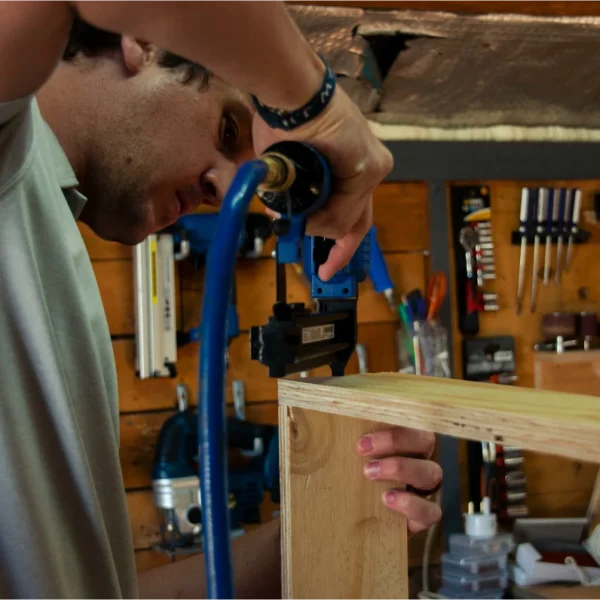 Taller de carpintería especializada en soluciones únicas en madera.